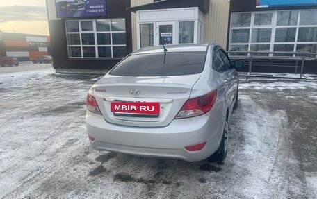 Hyundai Solaris II рестайлинг, 2011 год, 650 000 рублей, 4 фотография