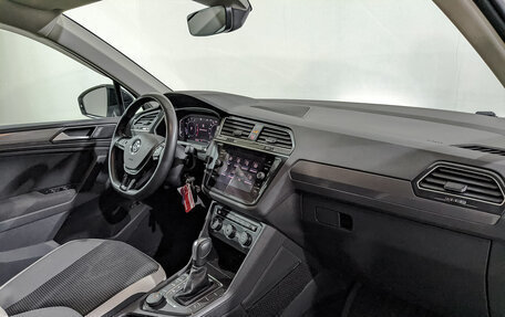 Volkswagen Tiguan II, 2020 год, 2 990 000 рублей, 12 фотография