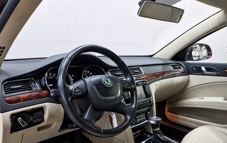 Skoda Superb III рестайлинг, 2012 год, 1 970 000 рублей, 12 фотография