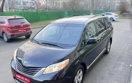 Toyota Sienna III, 2011 год, 1 765 000 рублей, 1 фотография