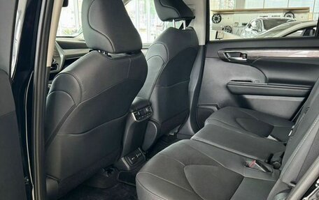 Toyota Highlander, 2024 год, 8 450 000 рублей, 18 фотография