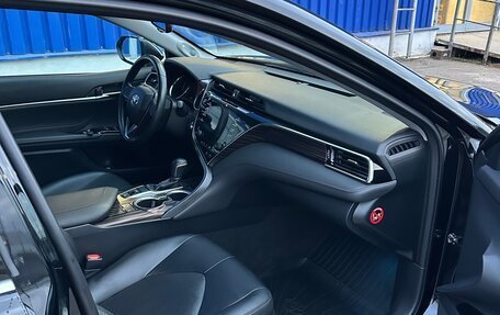 Toyota Camry, 2019 год, 3 300 000 рублей, 8 фотография