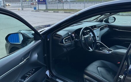 Toyota Camry, 2019 год, 3 300 000 рублей, 7 фотография