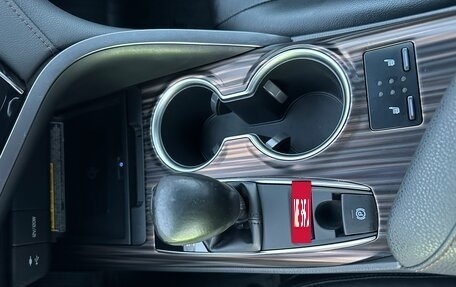 Toyota Camry, 2019 год, 3 300 000 рублей, 17 фотография