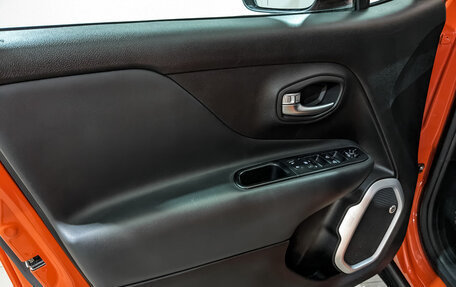 Jeep Renegade I рестайлинг, 2016 год, 1 550 000 рублей, 19 фотография