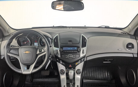 Chevrolet Cruze II, 2013 год, 895 000 рублей, 13 фотография