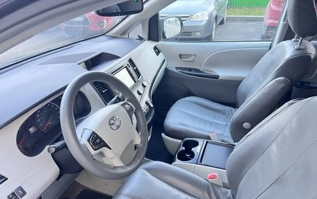 Toyota Sienna III, 2011 год, 1 765 000 рублей, 10 фотография