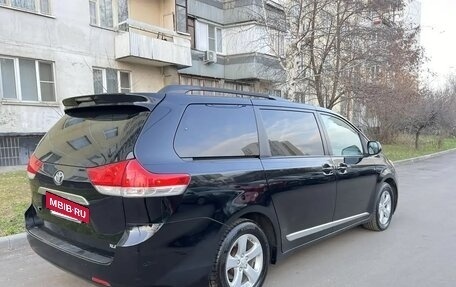 Toyota Sienna III, 2011 год, 1 765 000 рублей, 8 фотография