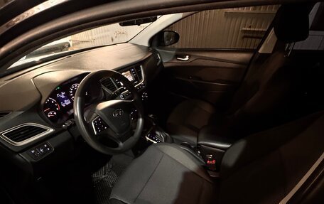 Hyundai Solaris II рестайлинг, 2022 год, 1 590 000 рублей, 8 фотография