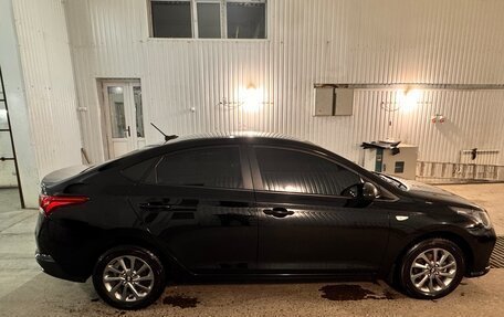 Hyundai Solaris II рестайлинг, 2022 год, 1 590 000 рублей, 5 фотография