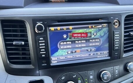 Toyota Sienna III, 2011 год, 1 765 000 рублей, 18 фотография