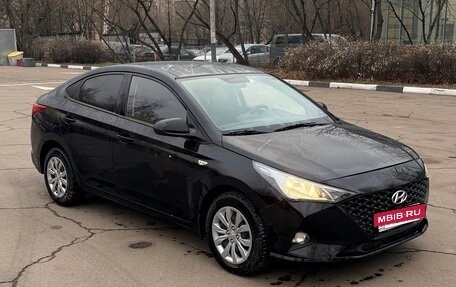 Hyundai Solaris II рестайлинг, 2022 год, 1 688 000 рублей, 3 фотография