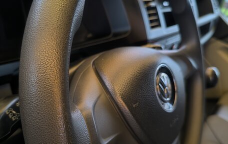 Volkswagen Transporter T6 рестайлинг, 2016 год, 2 100 000 рублей, 12 фотография