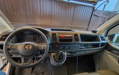 Volkswagen Transporter T6 рестайлинг, 2016 год, 2 100 000 рублей, 13 фотография