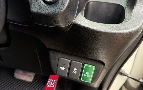 Honda Fit III, 2012 год, 825 000 рублей, 38 фотография