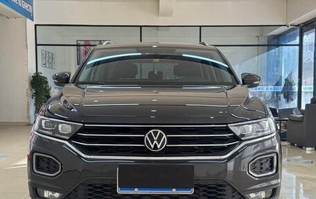 Volkswagen T-Roc I, 2022 год, 1 941 000 рублей, 2 фотография