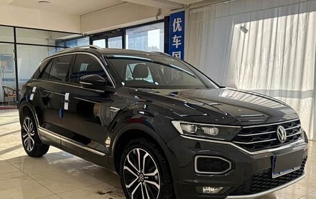 Volkswagen T-Roc I, 2022 год, 1 941 000 рублей, 3 фотография