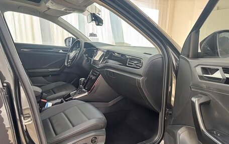 Volkswagen T-Roc I, 2022 год, 1 941 000 рублей, 7 фотография