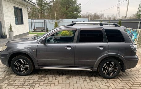 Mitsubishi Outlander III рестайлинг 3, 2006 год, 500 000 рублей, 2 фотография