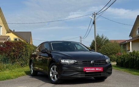Volkswagen Passat B8 рестайлинг, 2021 год, 2 450 000 рублей, 2 фотография