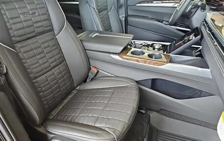 Cadillac Escalade V, 2025 год, 20 800 000 рублей, 10 фотография