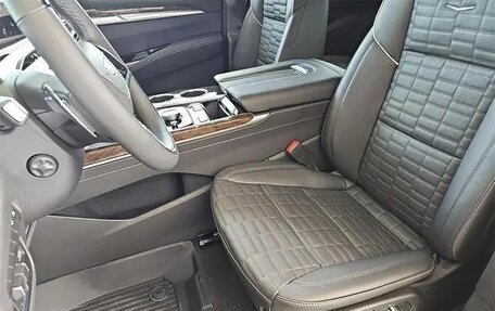 Cadillac Escalade V, 2025 год, 20 800 000 рублей, 16 фотография