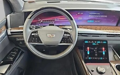 Cadillac Escalade V, 2025 год, 20 800 000 рублей, 17 фотография