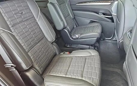 Cadillac Escalade V, 2025 год, 20 800 000 рублей, 15 фотография