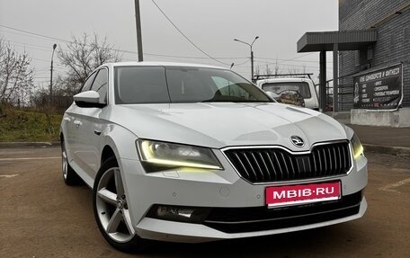 Skoda Superb III рестайлинг, 2019 год, 1 900 000 рублей, 1 фотография