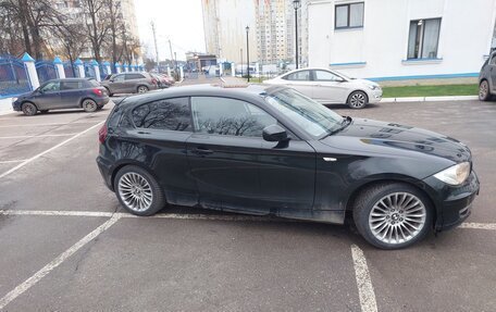 BMW 1 серия, 2011 год, 850 000 рублей, 1 фотография