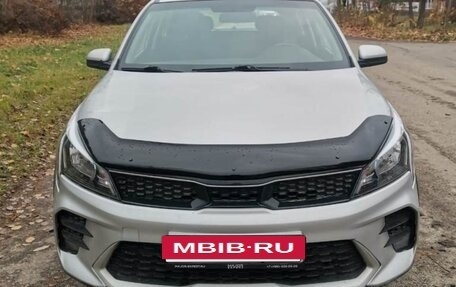 KIA Rio IV, 2021 год, 880 000 рублей, 3 фотография