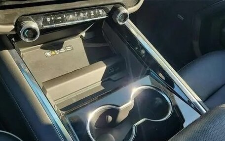 Chevrolet Suburban, 2025 год, 12 250 000 рублей, 13 фотография