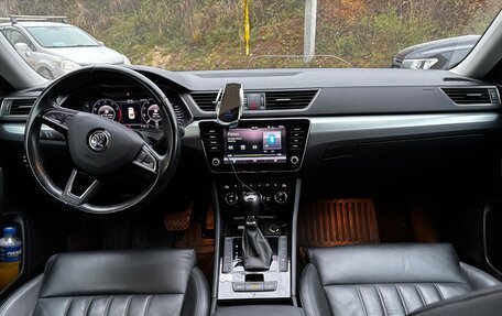 Skoda Superb III рестайлинг, 2019 год, 1 900 000 рублей, 8 фотография