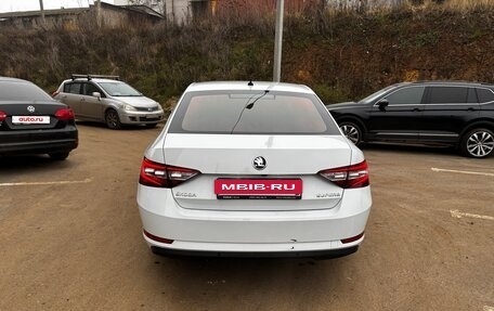 Skoda Superb III рестайлинг, 2019 год, 1 900 000 рублей, 6 фотография