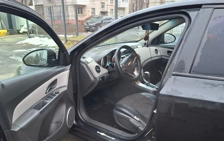 Chevrolet Cruze II, 2010 год, 650 000 рублей, 4 фотография