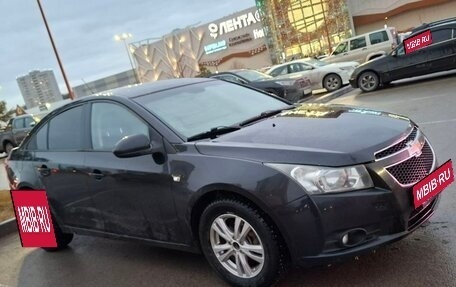 Chevrolet Cruze II, 2010 год, 650 000 рублей, 6 фотография