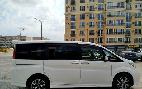 Honda Stepwgn IV, 2017 год, 1 700 000 рублей, 5 фотография