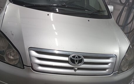 Toyota Ipsum II, 2001 год, 760 000 рублей, 2 фотография