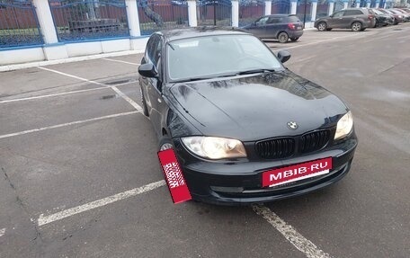 BMW 1 серия, 2011 год, 850 000 рублей, 2 фотография