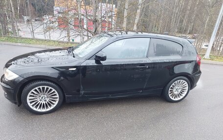 BMW 1 серия, 2011 год, 850 000 рублей, 16 фотография