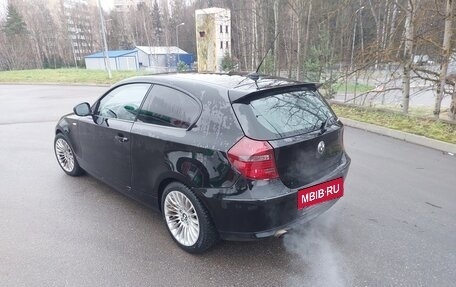 BMW 1 серия, 2011 год, 850 000 рублей, 15 фотография
