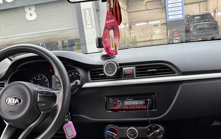 KIA Rio IV, 2018 год, 962 000 рублей, 10 фотография