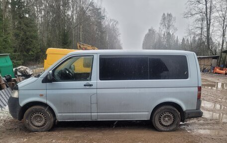 Volkswagen Caravelle T5, 2006 год, 920 000 рублей, 1 фотография