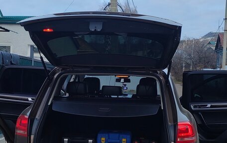 Volkswagen Touareg III, 2011 год, 1 500 000 рублей, 7 фотография