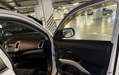 Mitsubishi Outlander III рестайлинг 3, 2012 год, 1 470 000 рублей, 10 фотография