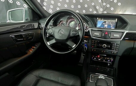 Mercedes-Benz E-Класс, 2011 год, 1 750 000 рублей, 24 фотография