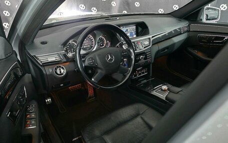 Mercedes-Benz E-Класс, 2011 год, 1 750 000 рублей, 16 фотография