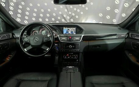 Mercedes-Benz E-Класс, 2011 год, 1 750 000 рублей, 25 фотография