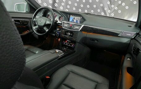 Mercedes-Benz E-Класс, 2011 год, 1 750 000 рублей, 26 фотография