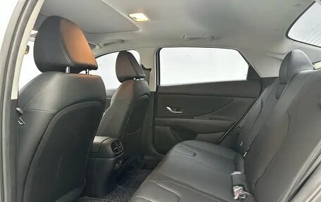 Hyundai Elantra, 2025 год, 1 920 000 рублей, 12 фотография